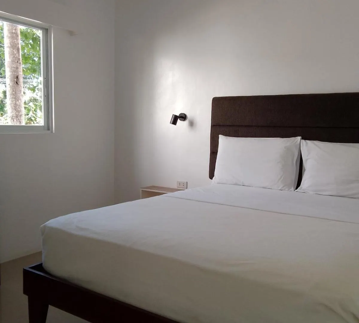 Heartland Hotel Serviced Rooms & Apartments. Panglao