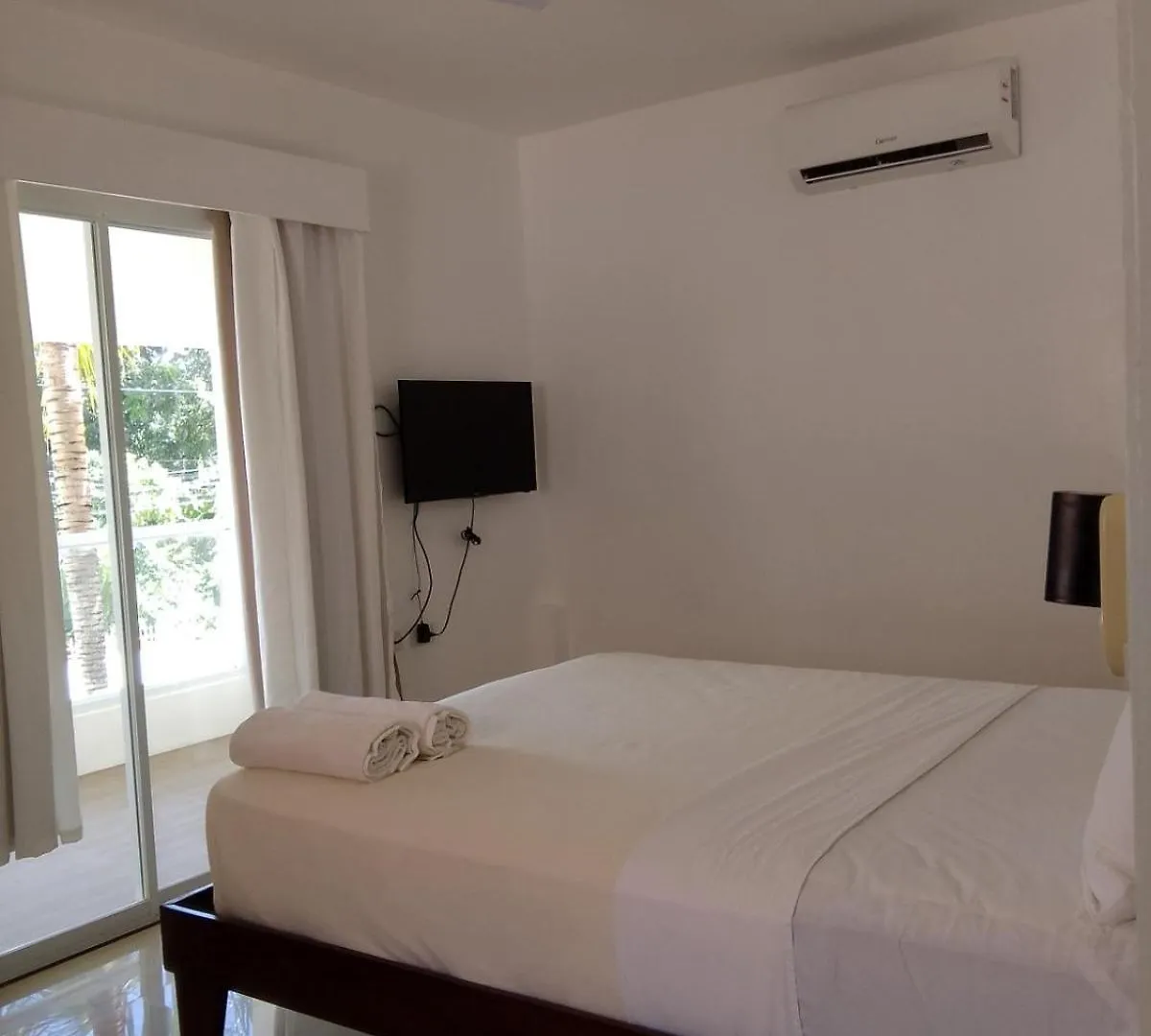 Heartland Hotel Serviced Rooms & Apartments. Panglao