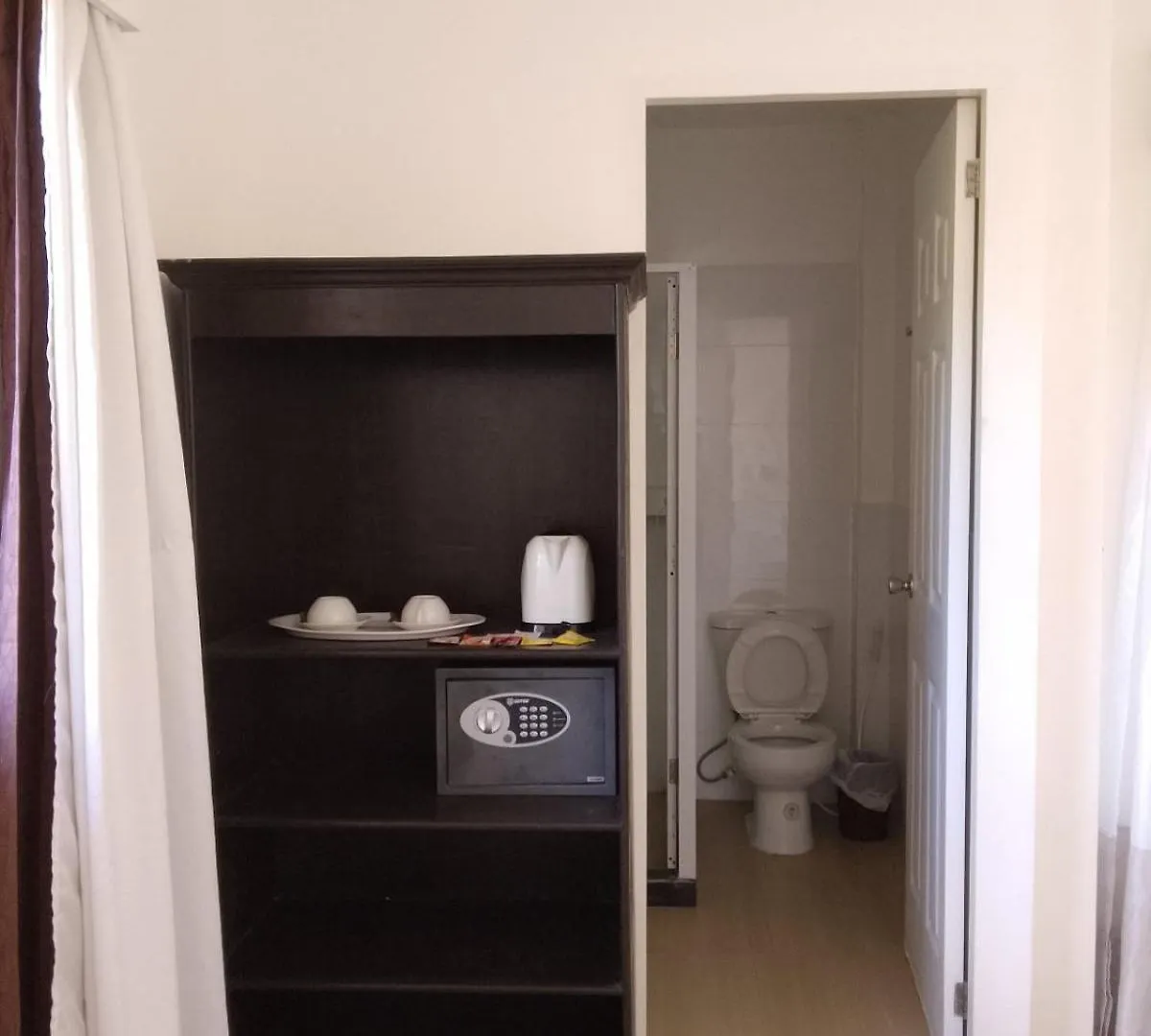 Heartland Hotel Serviced Rooms & Apartments. Panglao